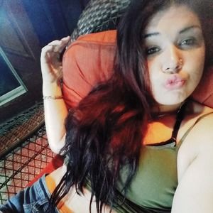 Meet your Posher, Mandy red